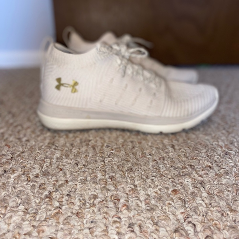 Under Armor Running Shoes, Size 8, color White/Cream